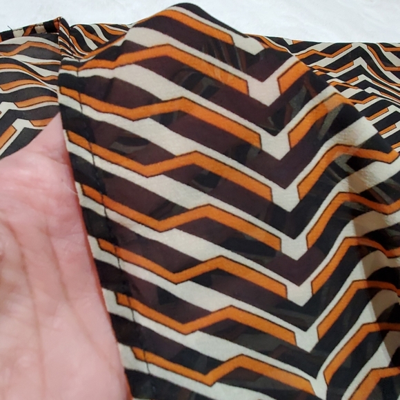 Host Pick!! Crop Top Tie Front - Picture 3 of 5